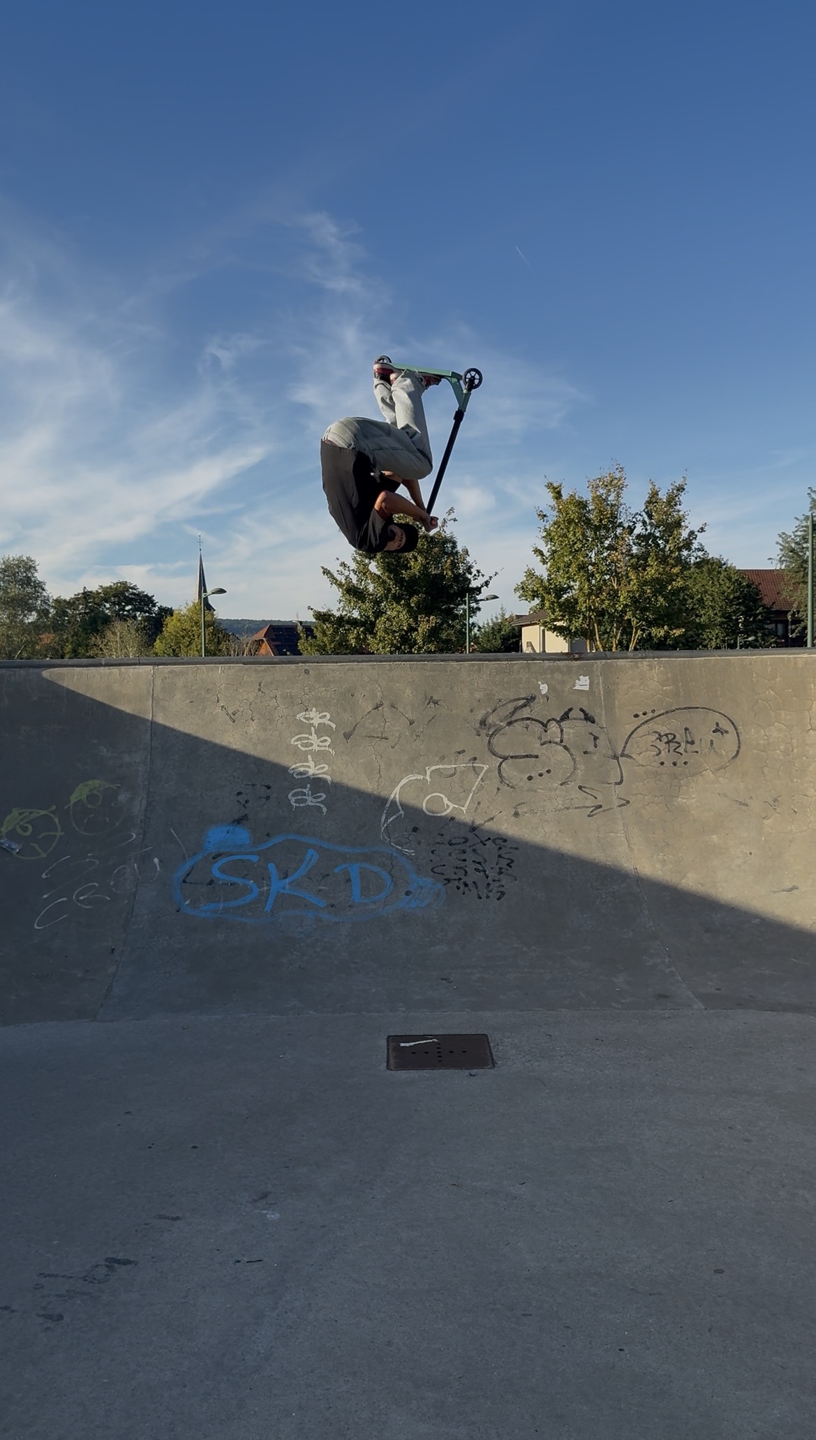 Matteo Wozniak laver et inverteret park-trick på NKD Rally