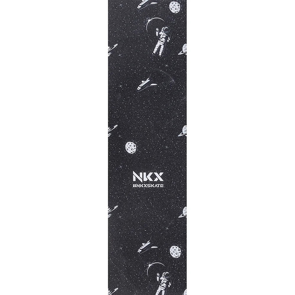 https://cdn.kitedanmark.dk/media/catalog/product//n/k/nkx_skateboard_griptape_space_bae5.jpg