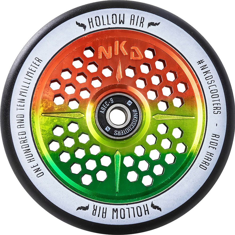 https://cdn.kitedanmark.dk/media/catalog/product//s/c/scooters_components_wheels_nkd_hollow_air_black_rasta_01_2764.jpg