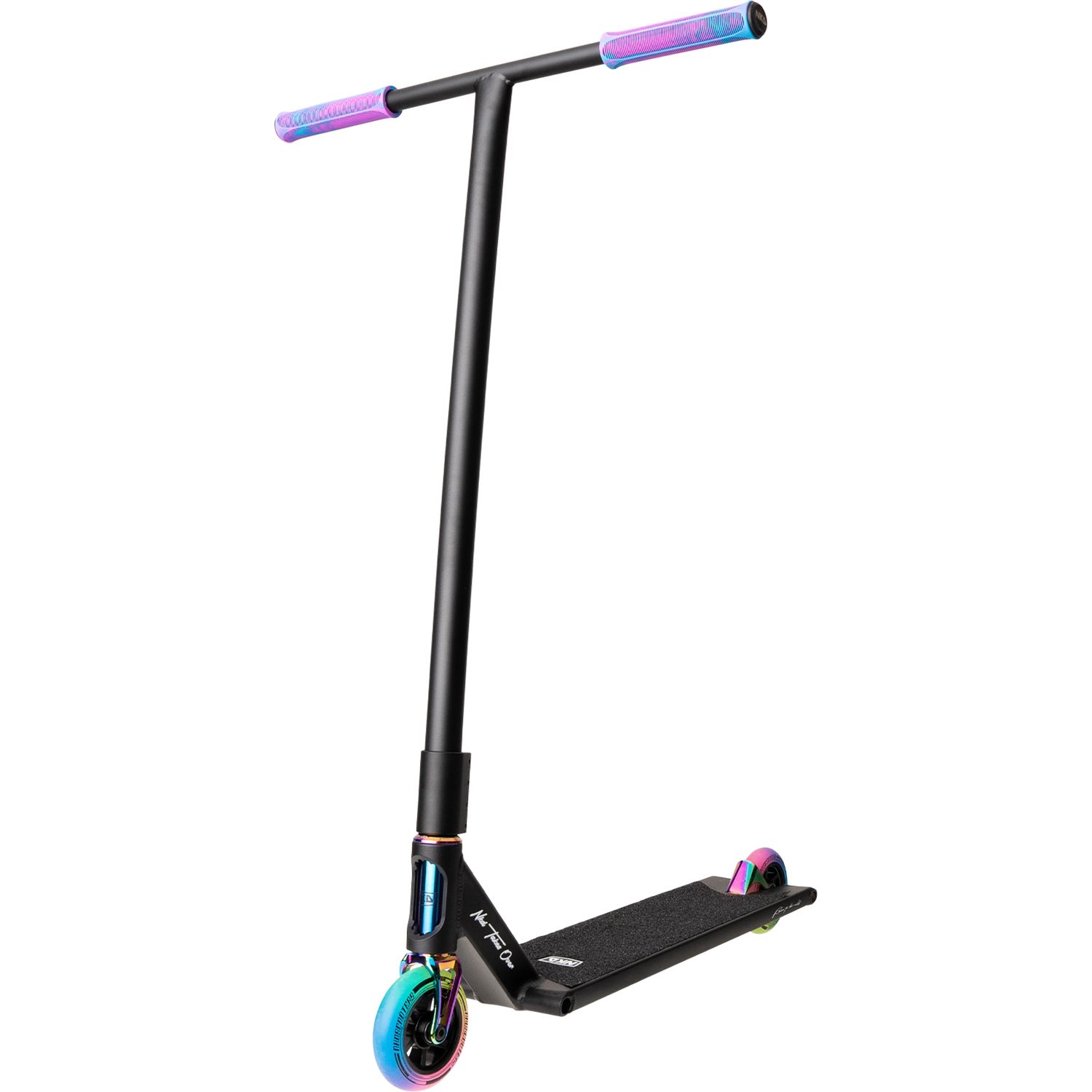 https://cdn.kitedanmark.dk/media/catalog/product//s/c/scooters_nkd_mono_black_rainbow_01_e13f.jpeg