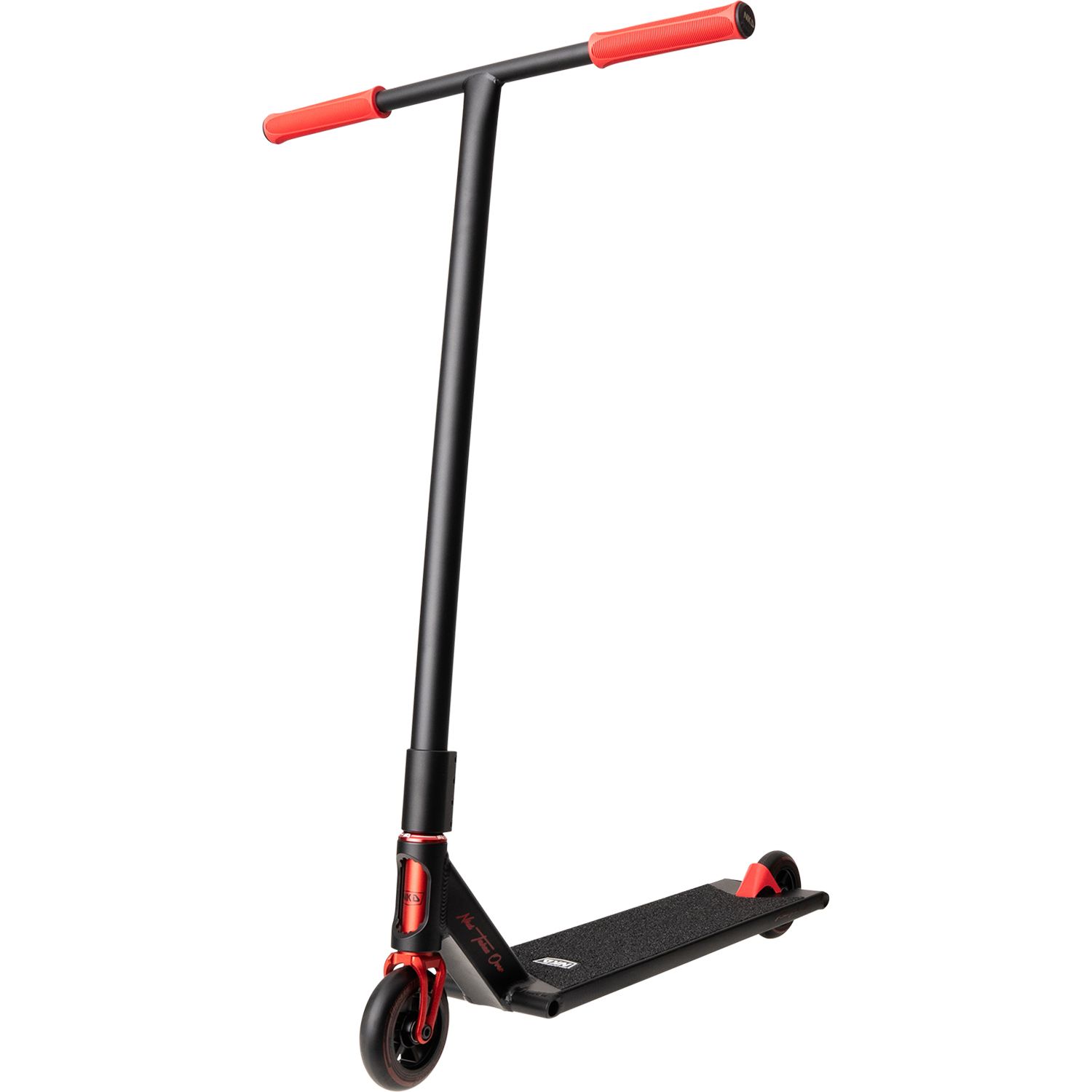 https://cdn.kitedanmark.dk/media/catalog/product//s/c/scooters_nkd_mono_black_red_01_f3a1.jpeg