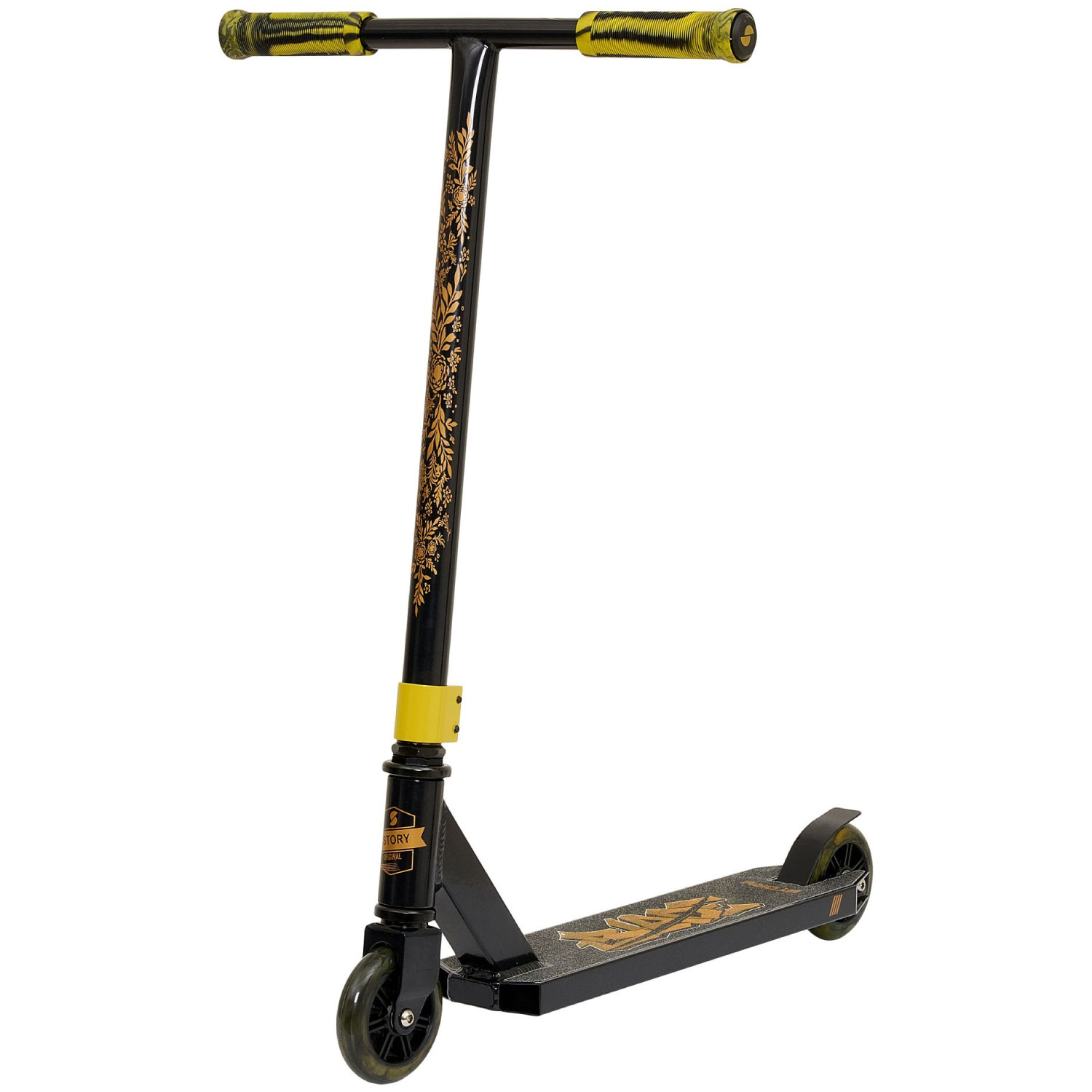 https://cdn.kitedanmark.dk/media/catalog/product//s/c/scooters_story_blade_black_gold_01_bd7e.jpg
