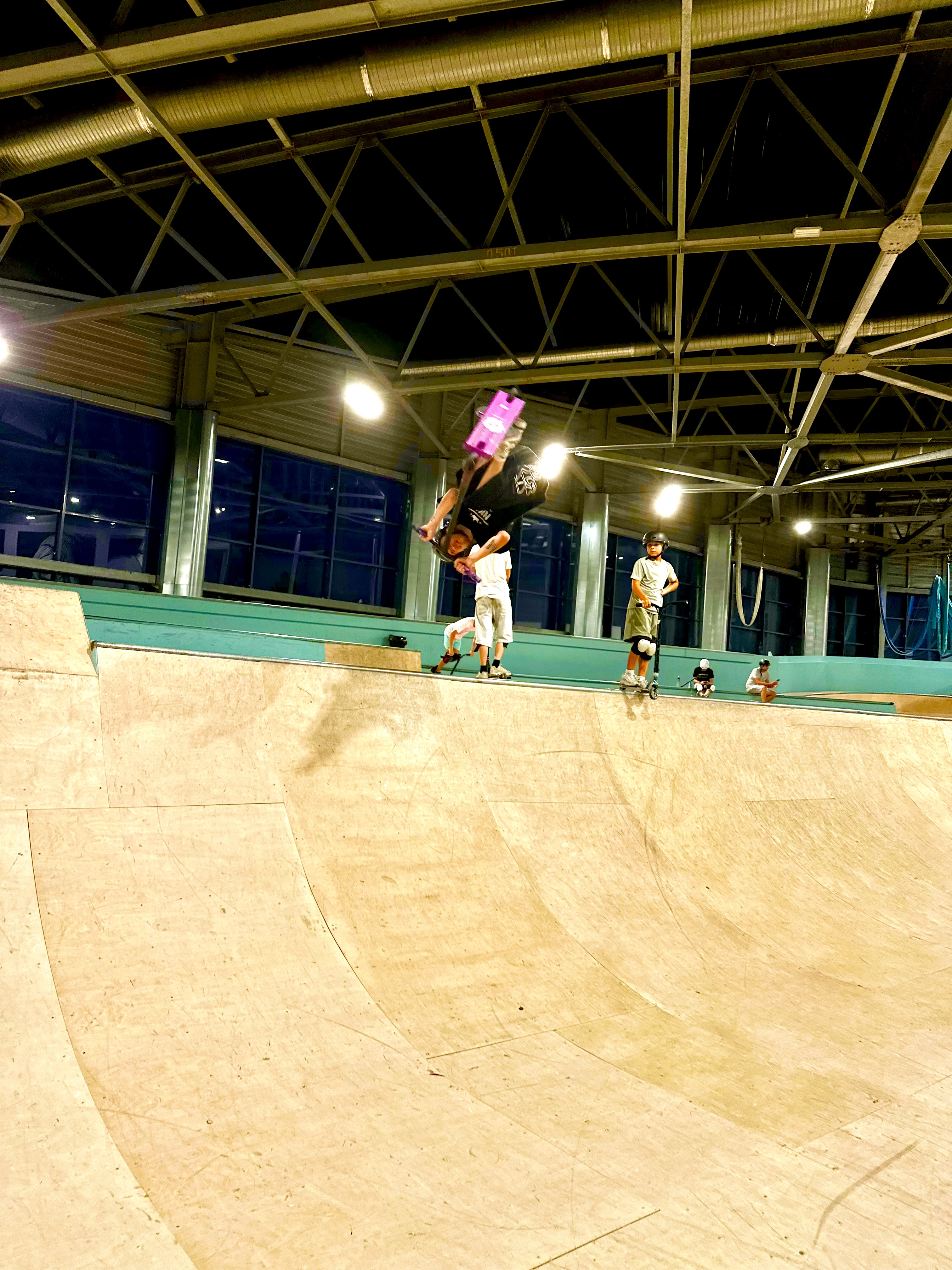 Hugo laver et flip trick på NKD MV Signature